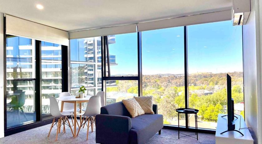 Lakeview 2b2b Stunning APT with free parking