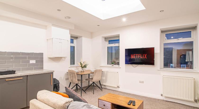 Hotl Aparts at The Deal House