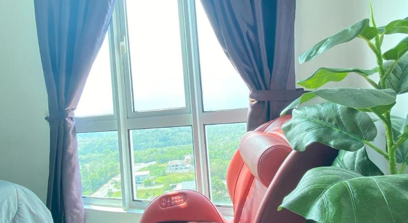 CHEAPEST PROMO Private Modern King Suites above Mesamall Nilai, 3 Km to USIM