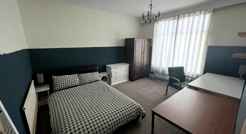 Double Room - Town & University nearby, 24h Bus, Airport-linked