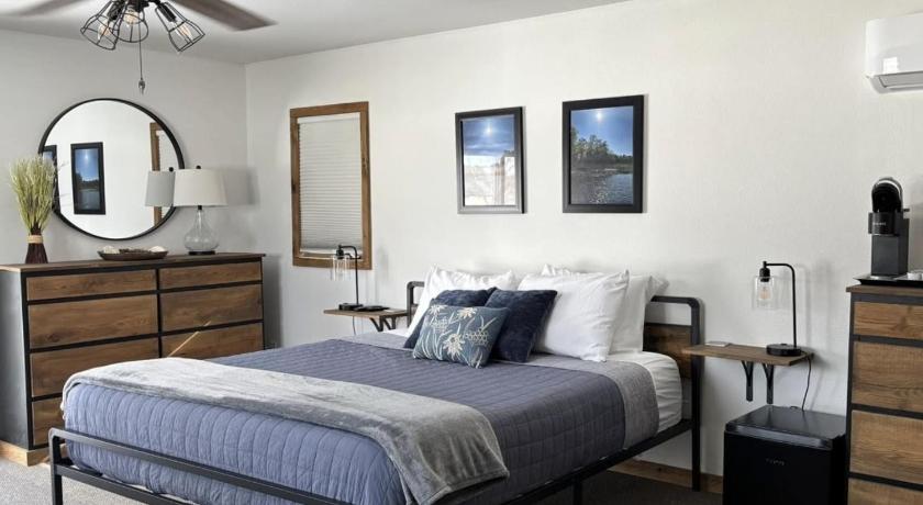 Aqua Aire Inn & Suites