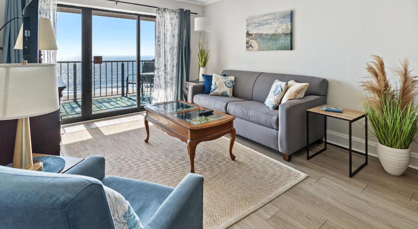 Oceanfront 2-Bedroom Condo at Marigot Beach