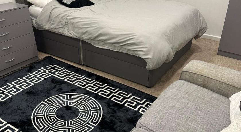 COZY DOUBLE Bedroom STUDIO With WIFI & PARKING Waltham Cross