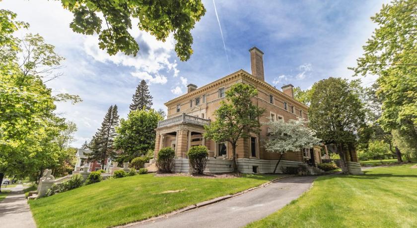 Historic Cotton Mansion Duluth Boutique Hotel