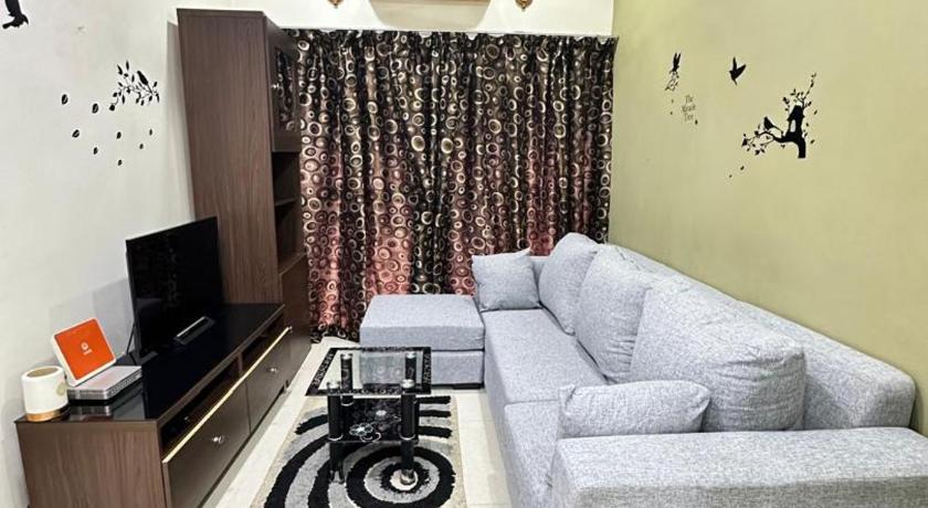 Harryna Homestay Damansara Damai