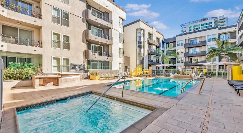 Studio Luxury Marina del Rey with parking gym pool