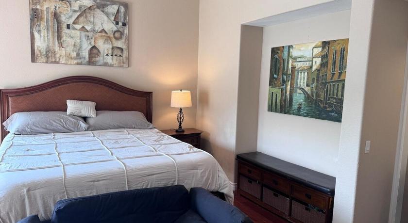 Studio in peaceful gated Single Family Resident community