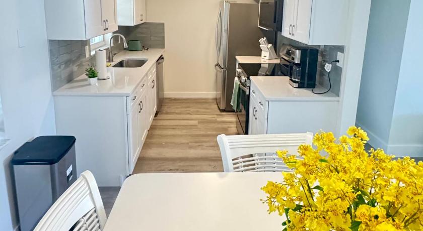 Sunny Shores Retreat 5