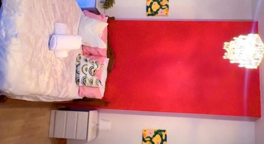 7 Bedroom Cosy Walsall Stay - WiFi & Free Parking