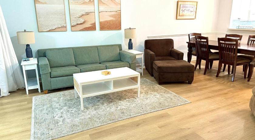 Stay Salty-Newly Renovated-Barefoot Resort, 2 Pools, 2 miles to beach