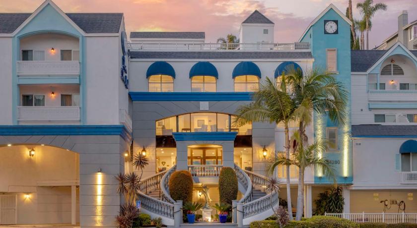 Best Western Plus Marina Shores Hotel