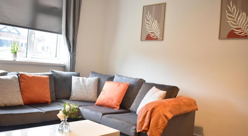 Spacious 2 Bed Flat Coventry
