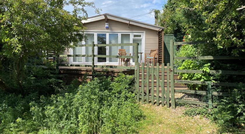 New Forest 2 bedroom Guest Suite & Hot Tub