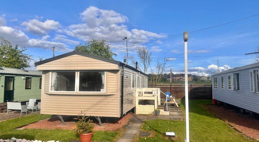 Two Bedroom Willerby Caravan Located in Uddingston, Glasgow at Maryville Caravan Site