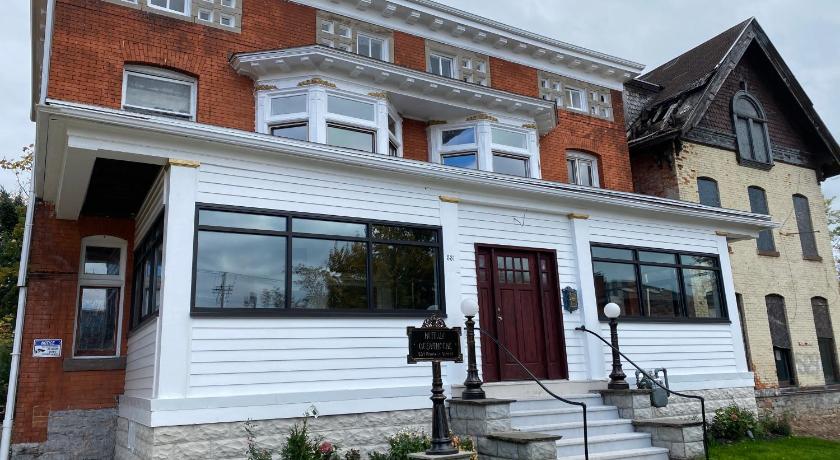 Buffalo Guesthouse