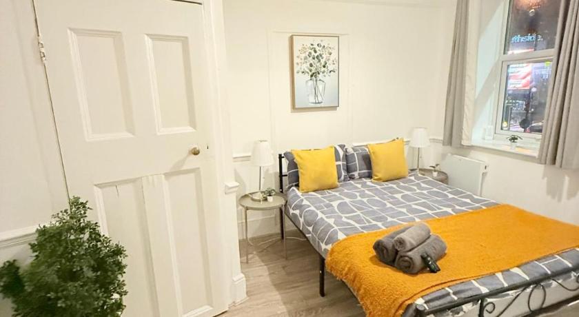 Wandsworth Guest Studio 64
