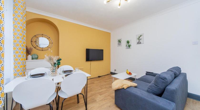 Newly renovated, bright and stylish flat