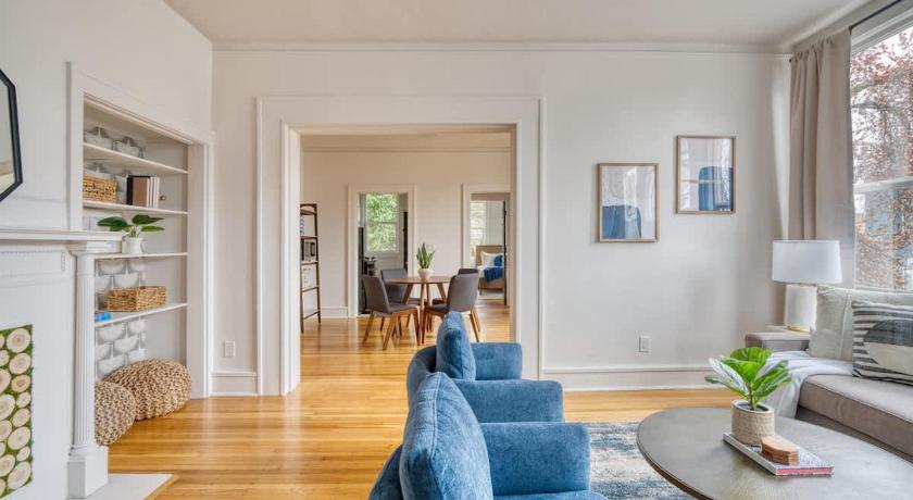 Stay Portland - La Casa Burnside - Local Eateries, Shops, and Bars