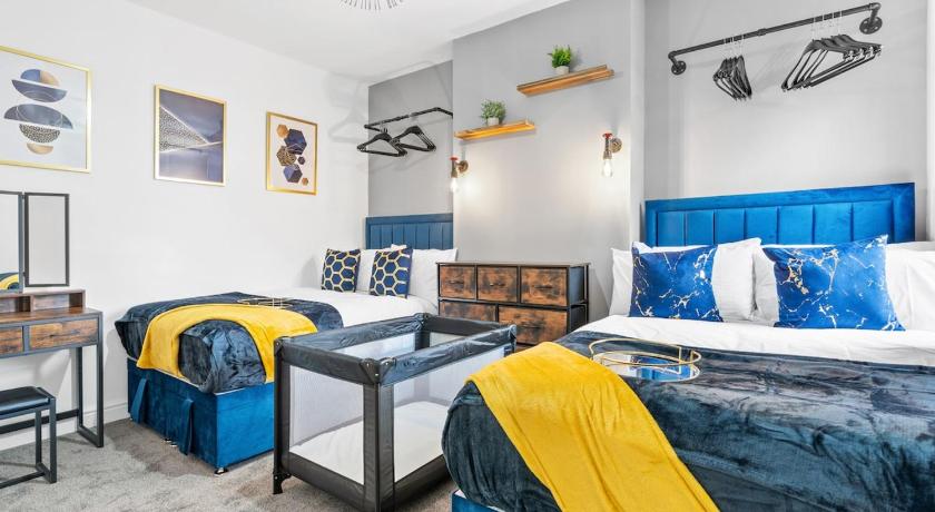Stylish Birmingham Apartment For Groups, Family & Work