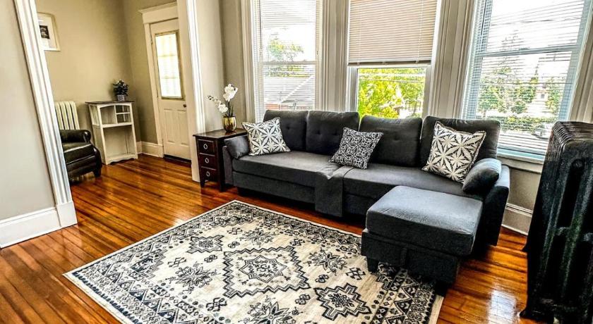 The Red House Albany NY 4 Bedroom Private Apartment
