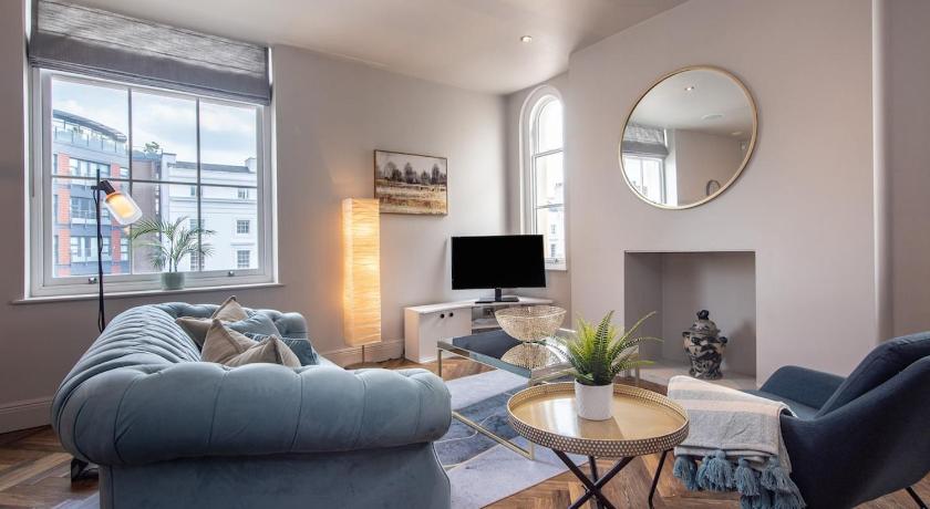 Lux 2-bed Flat for City Escape!