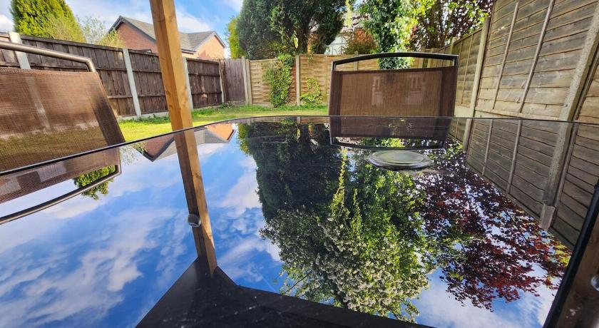 Newly Refurbished 3 Bedroom House with Lovely Garden