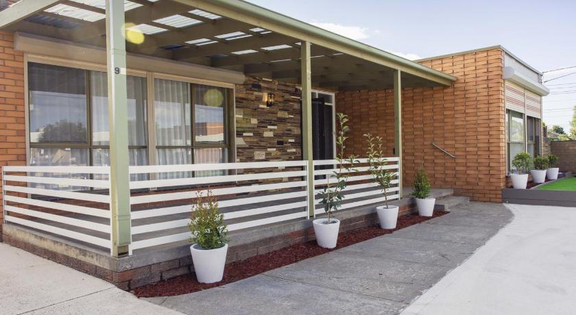 Renovated Three Bedroom House in Prime Werribee Location