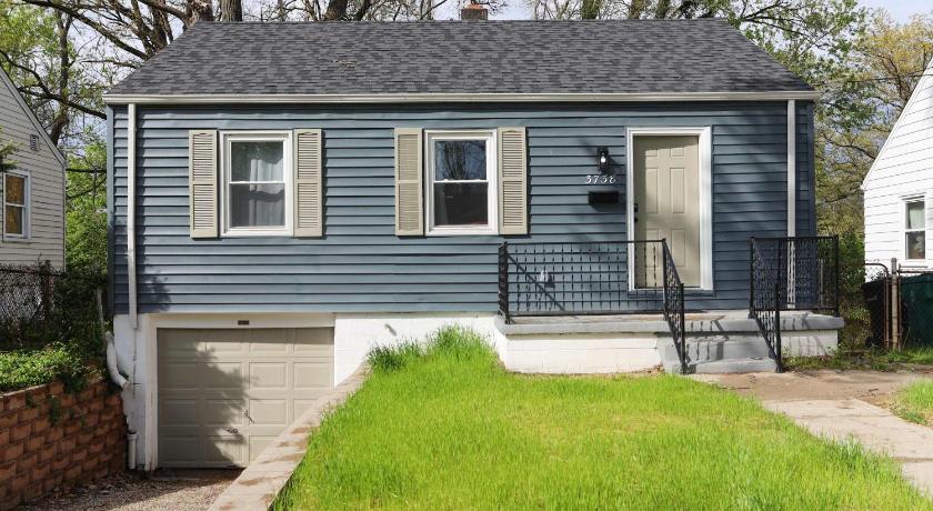 New Charloe Court 3 Bed Family House