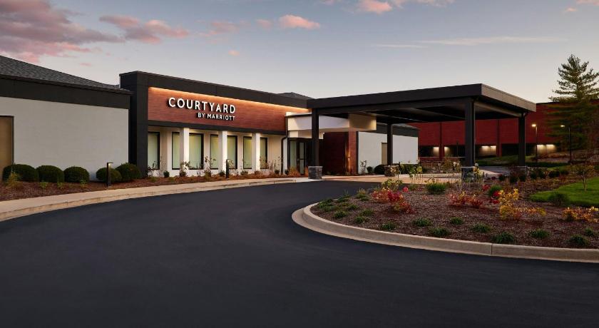 Courtyard St. Louis Creve Coeur
