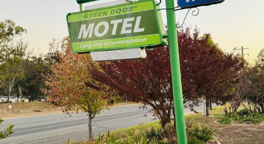 Green Door Motel