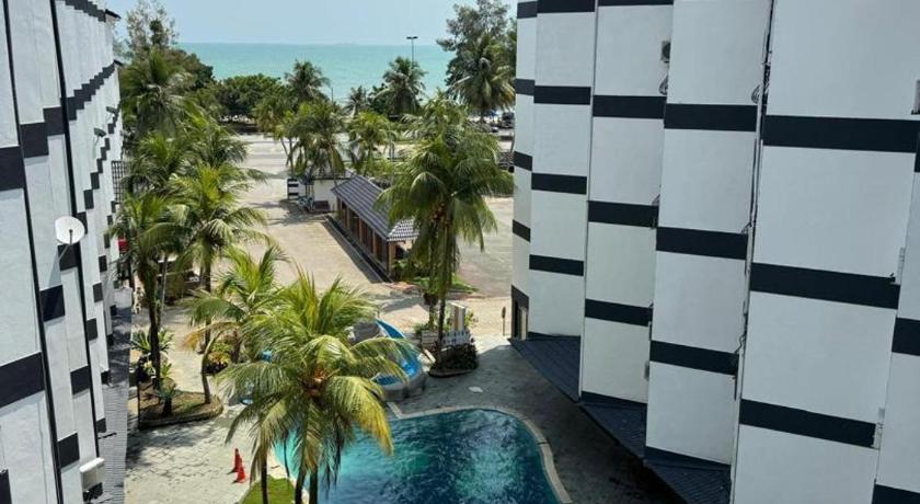 Golden Straits Villas Beach Resort - Nomad Homestay