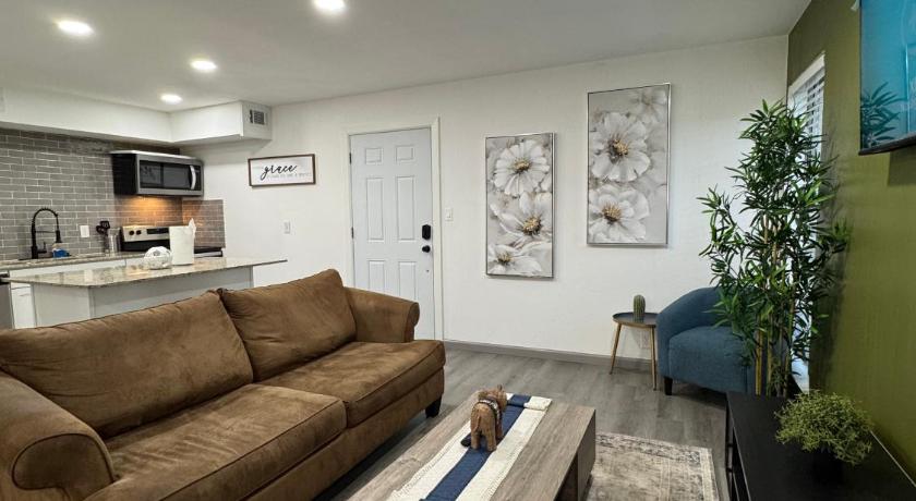 DOWNTOWN Dallas BOHO CITY GEM 5 Min from Love Field 1BD