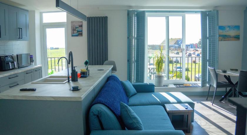 Modern Beachfront Apartment
