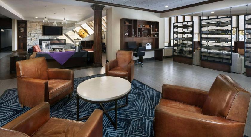 DoubleTree by Hilton Manhattan, KS