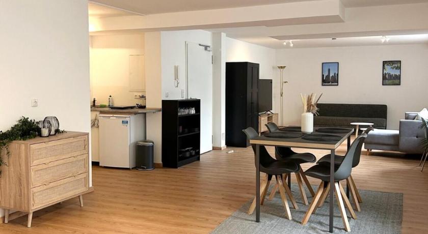 New Studio, Central & Quiet