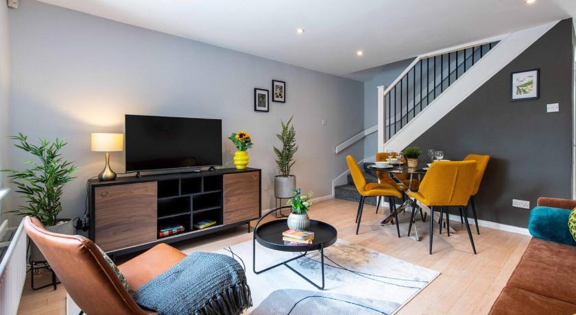 Parking, Garden and central!