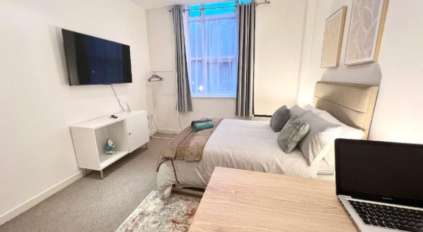 Luxury studio with super fast WiFi gated development