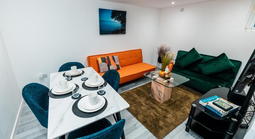 Sale 2-Bedroom Apt - Sleeps 5 - Free Parking