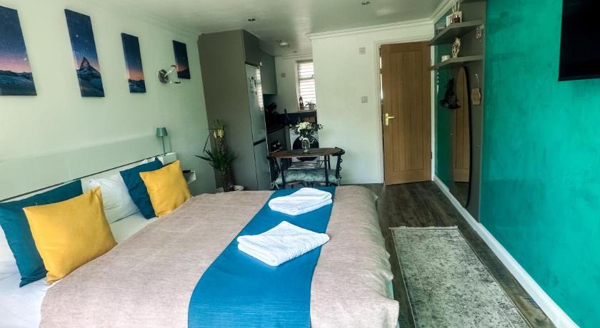 Studio Flat