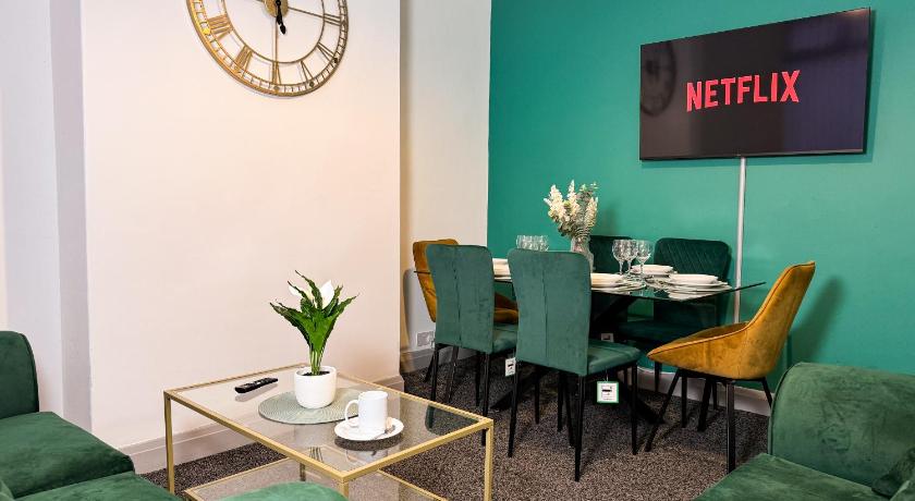 Hambledon House 4BR Entire Home