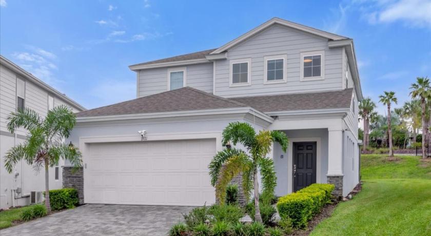 5 Bedrooms- 5,5 Bathrooms- Windsor Island1921 Sd
