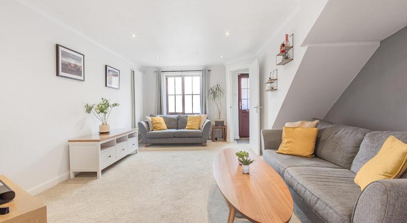 Quaint house - PARKING GARDEN