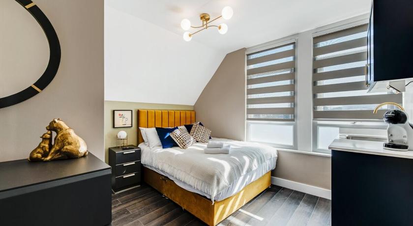 Modern Studio in Excellent Location 8