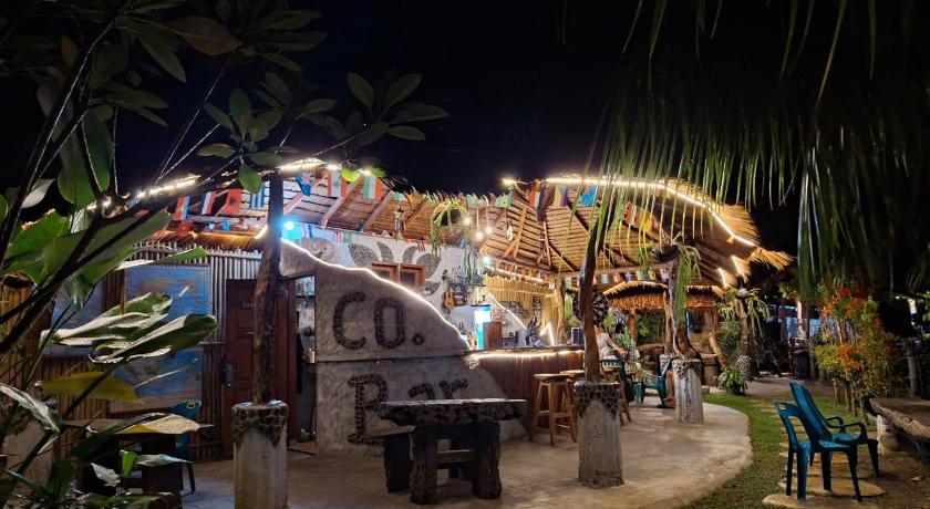 eco trekking lodge, Bar & jungle tour's