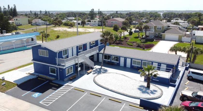 Modern King Suite #12 - Steps to Beach