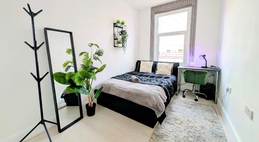 Modern Serviced Studio in London