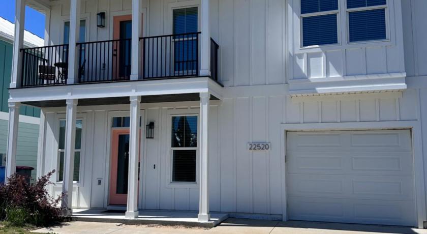 4 bedroom pool home that sleeps 13 located just minutes from the beaches and 30a, game room