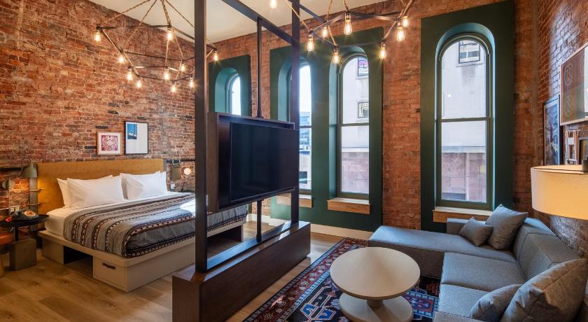 Moxy Cincinnati Downtown