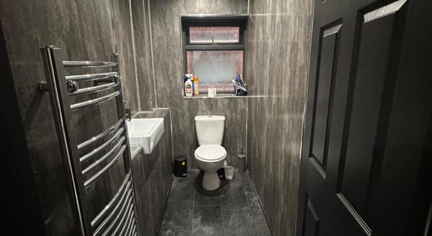 2 Double Bedrooms 1 Bathroom Near Train Station