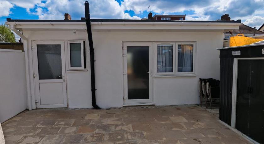 Ensuite Double Room with Kitchen